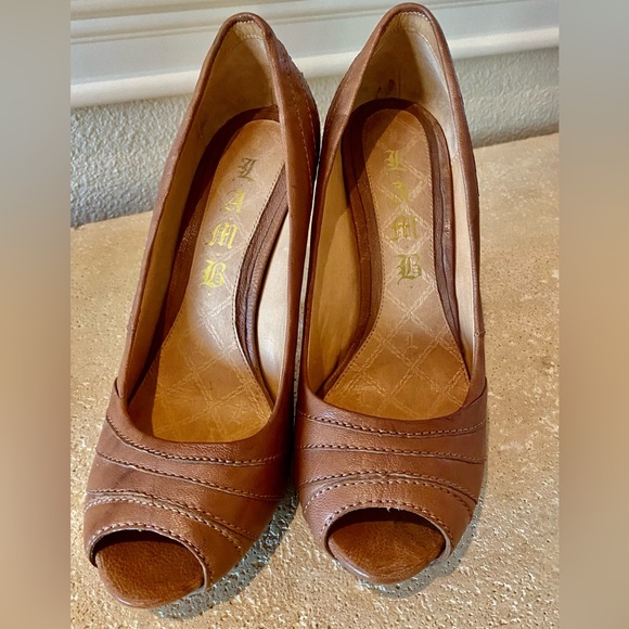 L.A.M.B. Heels! Sexy Saddle Color Heels - Picture 2 of 10